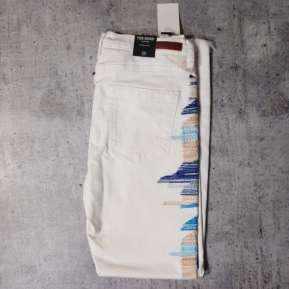 BlankNYC Cream Embroidered Jeans - Picture 2 of 10